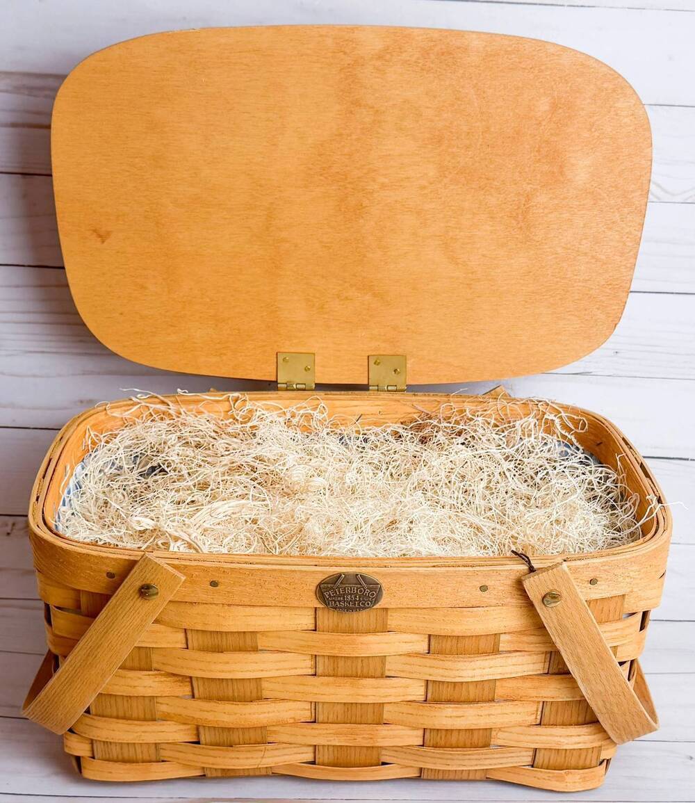 NEW PETERBORO BASKET COMPANY wooden picnic basket in brown